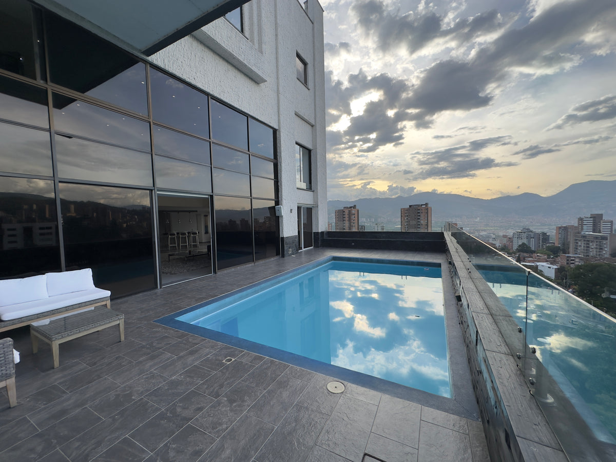 Boutique Apartment in El Poblado near El Tesoro Shopping Center 2 BR (Copy) 
