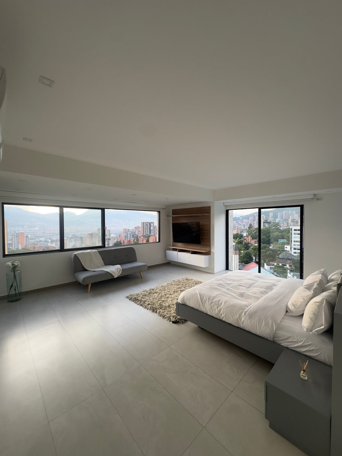 Boutique Apartment in El Poblado near El Tesoro Shopping Center 2 BR (Copy) 
