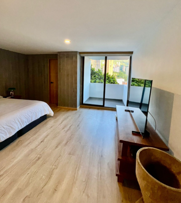 Las Palmas Apartment Country Club Sector 3 BR