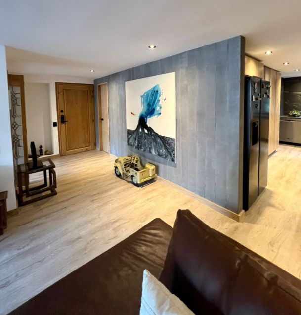 Las Palmas Apartment Country Club Sector 3 BR