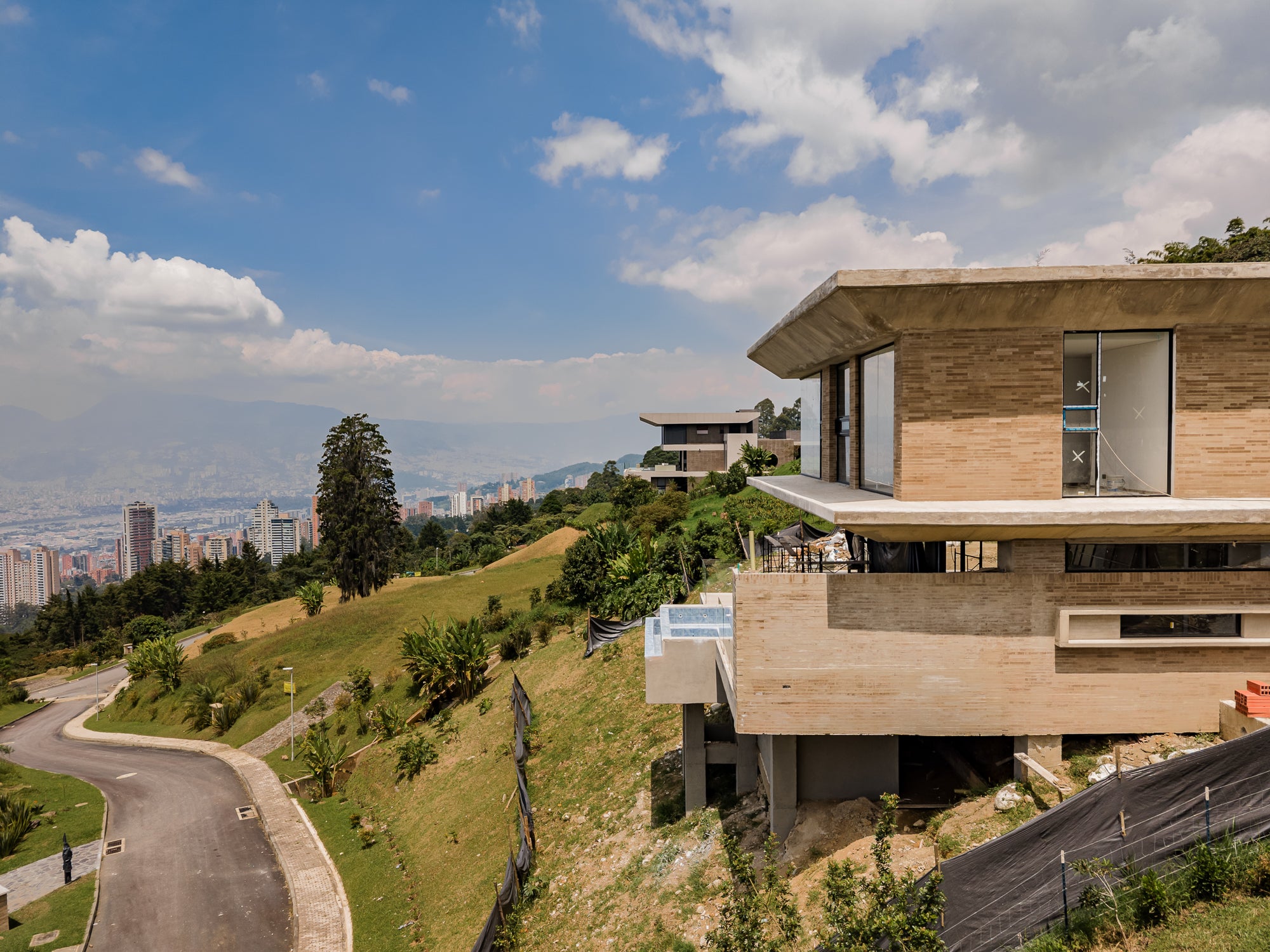 Casa en proceso de construcción (70%)  Los Balsos – A 8 Minutos del CC El Tesoro |VENDIDA|