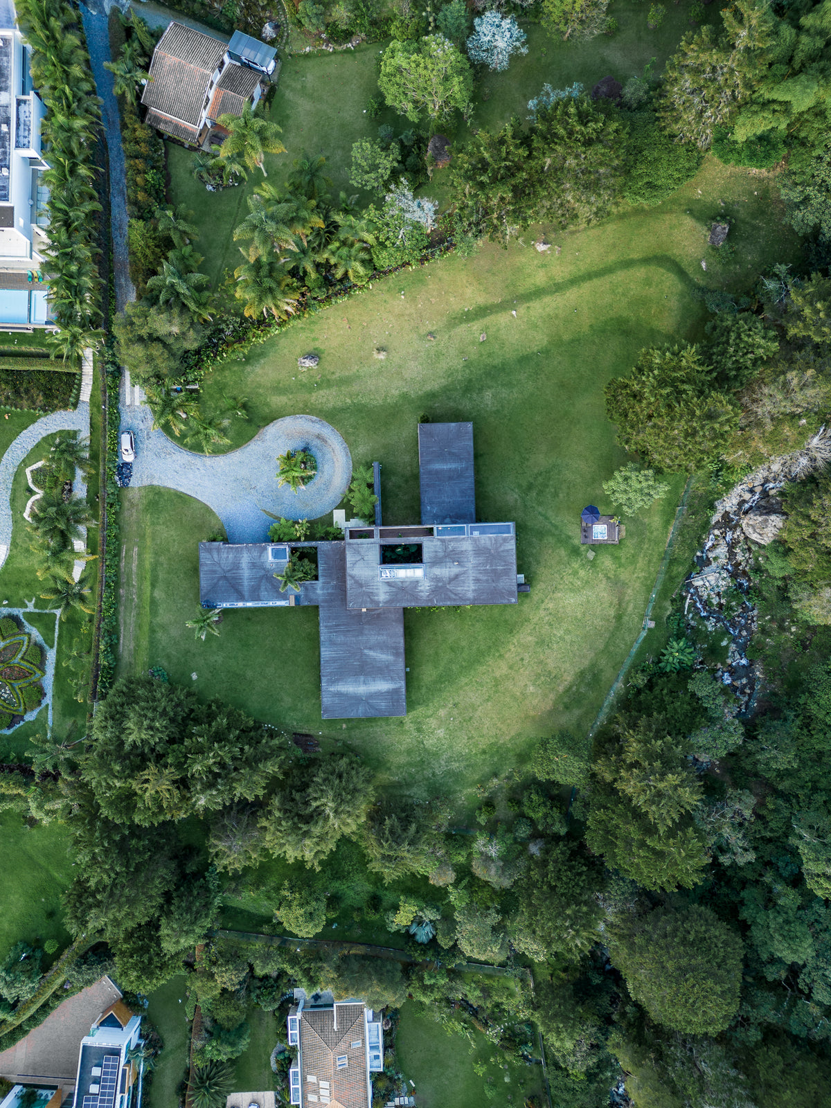 Casa con Lote independiente en Condominio Privado en el Poblado| 8.900 m² de Lote