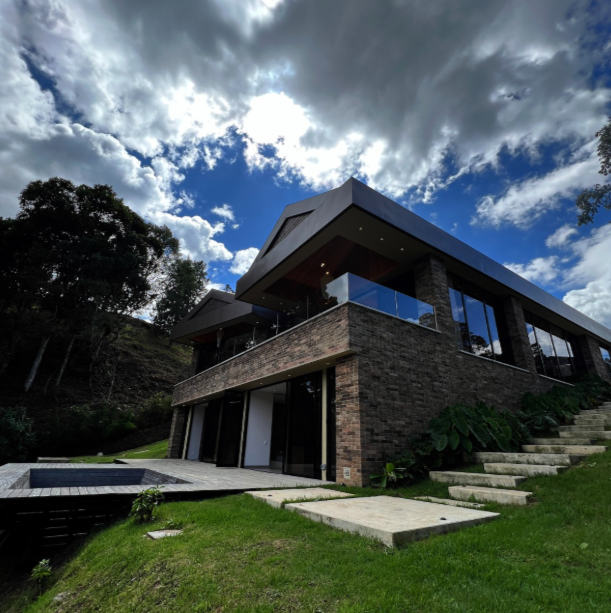 Luxury House in the Alto del Escobero Sector