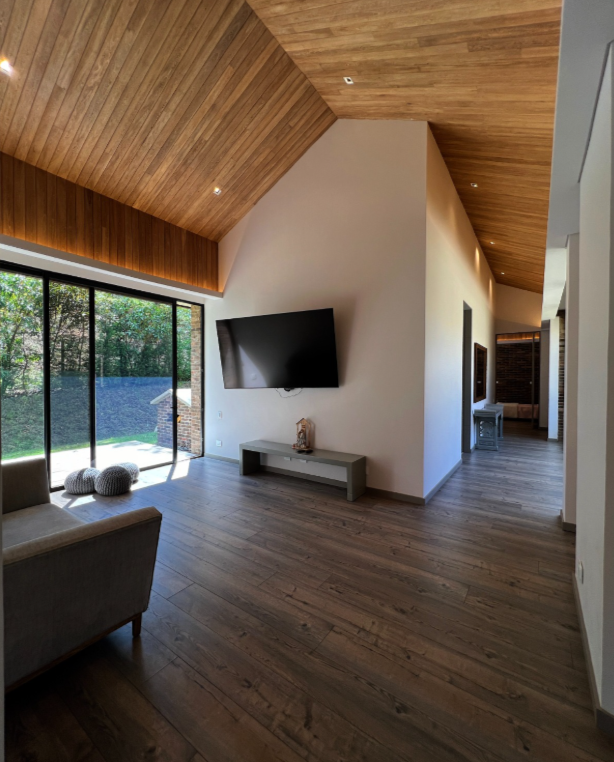 Luxury House in the Alto del Escobero Sector