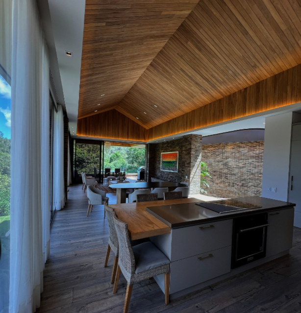 Luxury House in the Alto del Escobero Sector