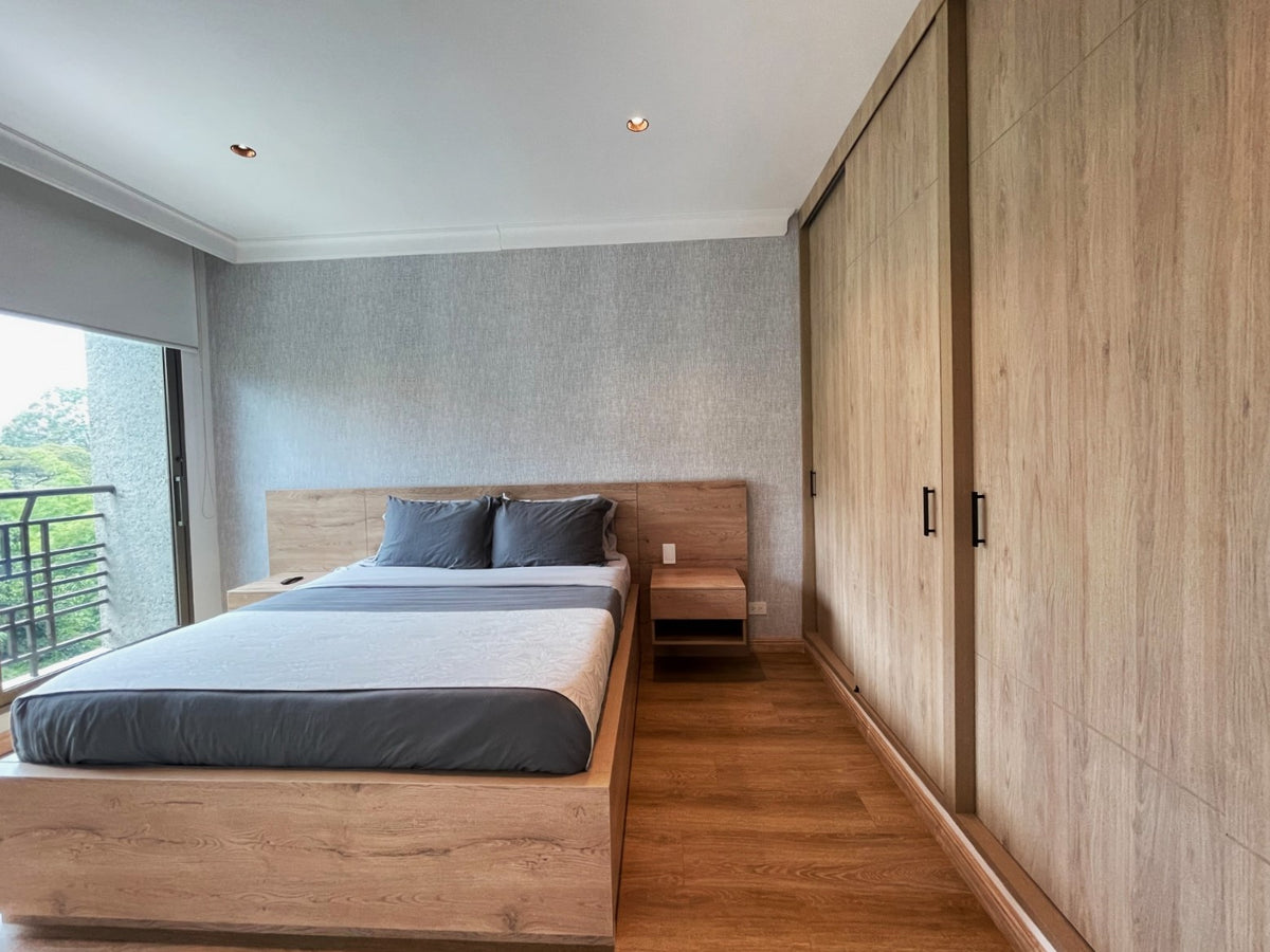 2 BR Apartment in Poblado Alto Sector with Panoramic View + 1 BR Service