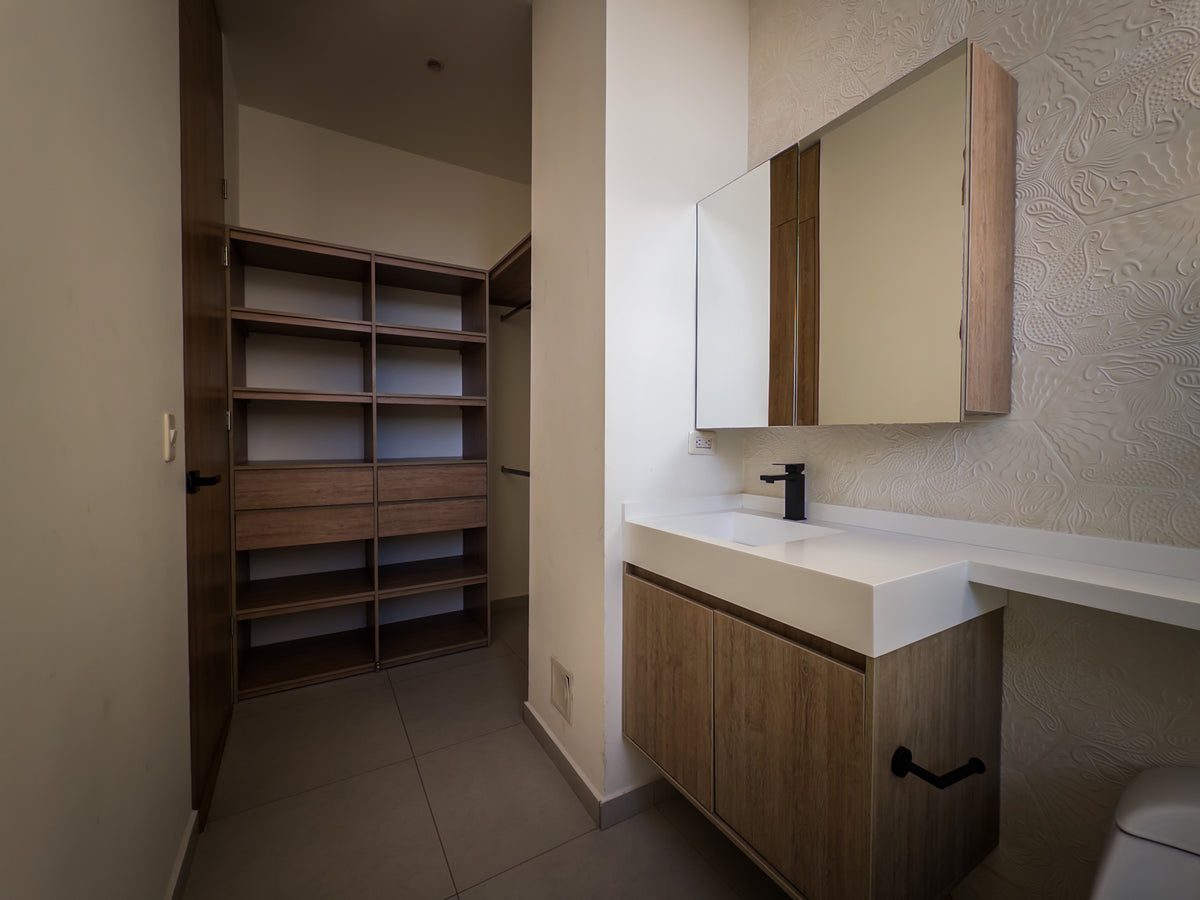 Apartamento en Vizcaya, El Poblado | 3 habitaciones y cocina Integrada