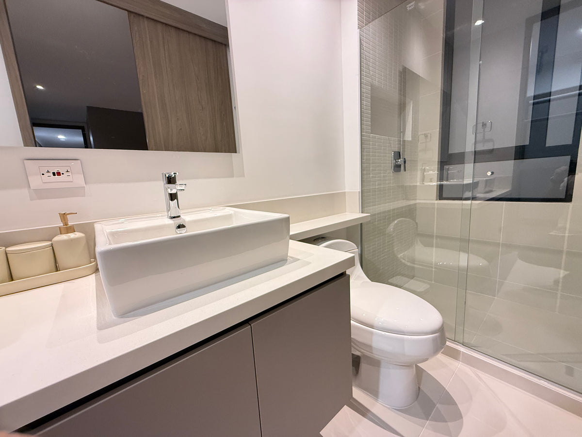 Apartamento moderno en El Poblado Transversal Inferior | 2 habitaciones | Balcón con vista Panorámica