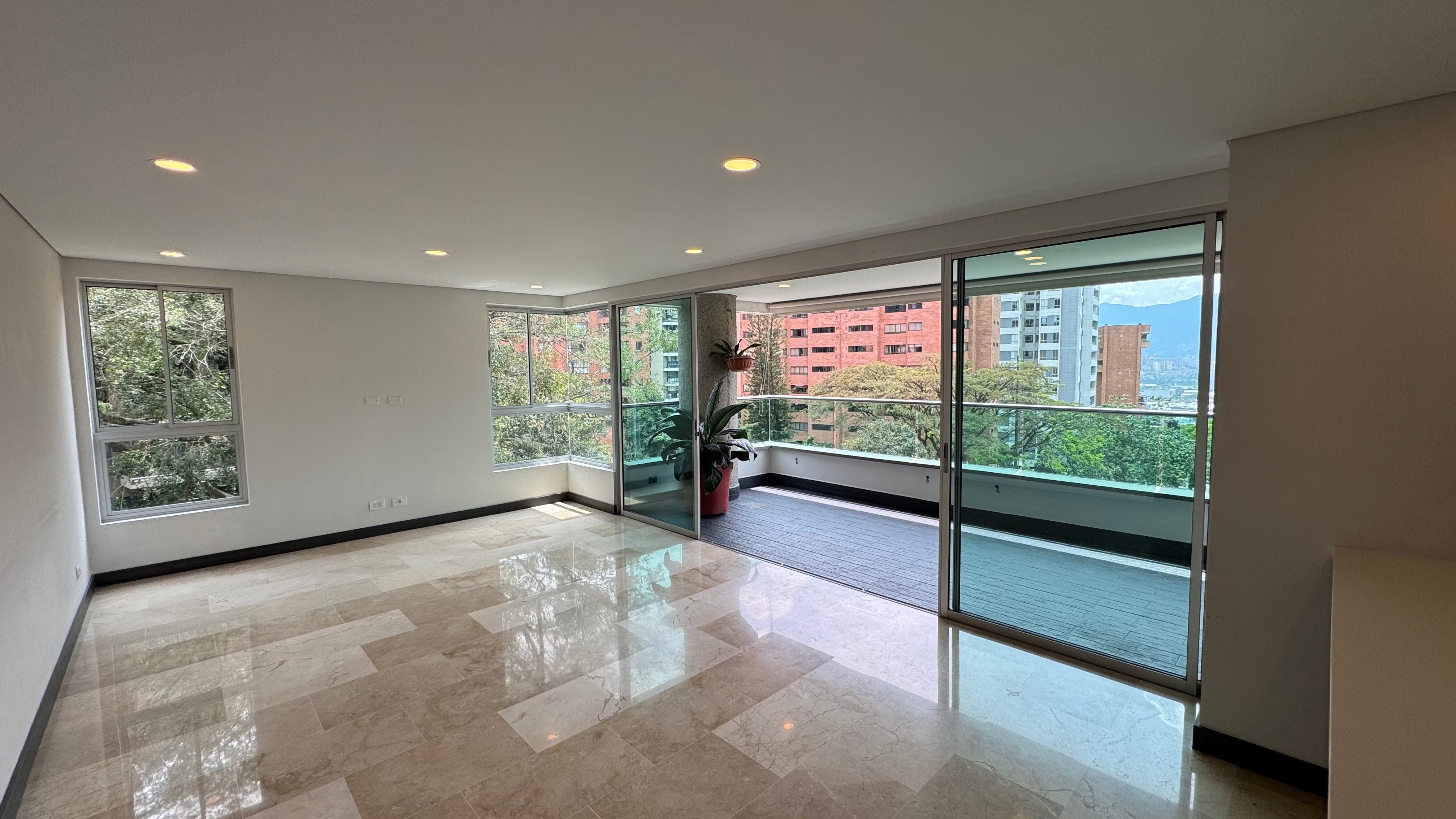 Apartment in Castropol, El Poblado – Comfort, Spectacular Views, and Strategic Location