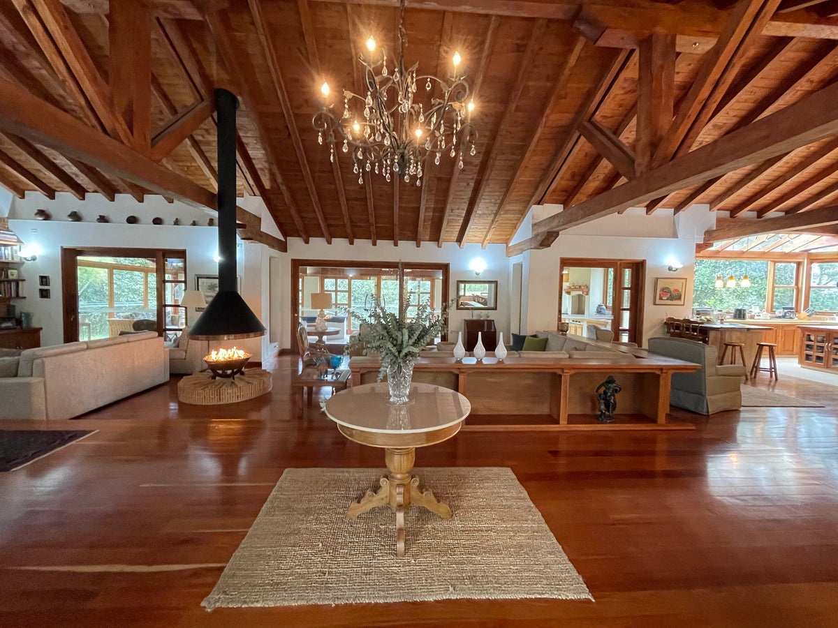Casa campestre de inspiración francesa en Alto del Escobero