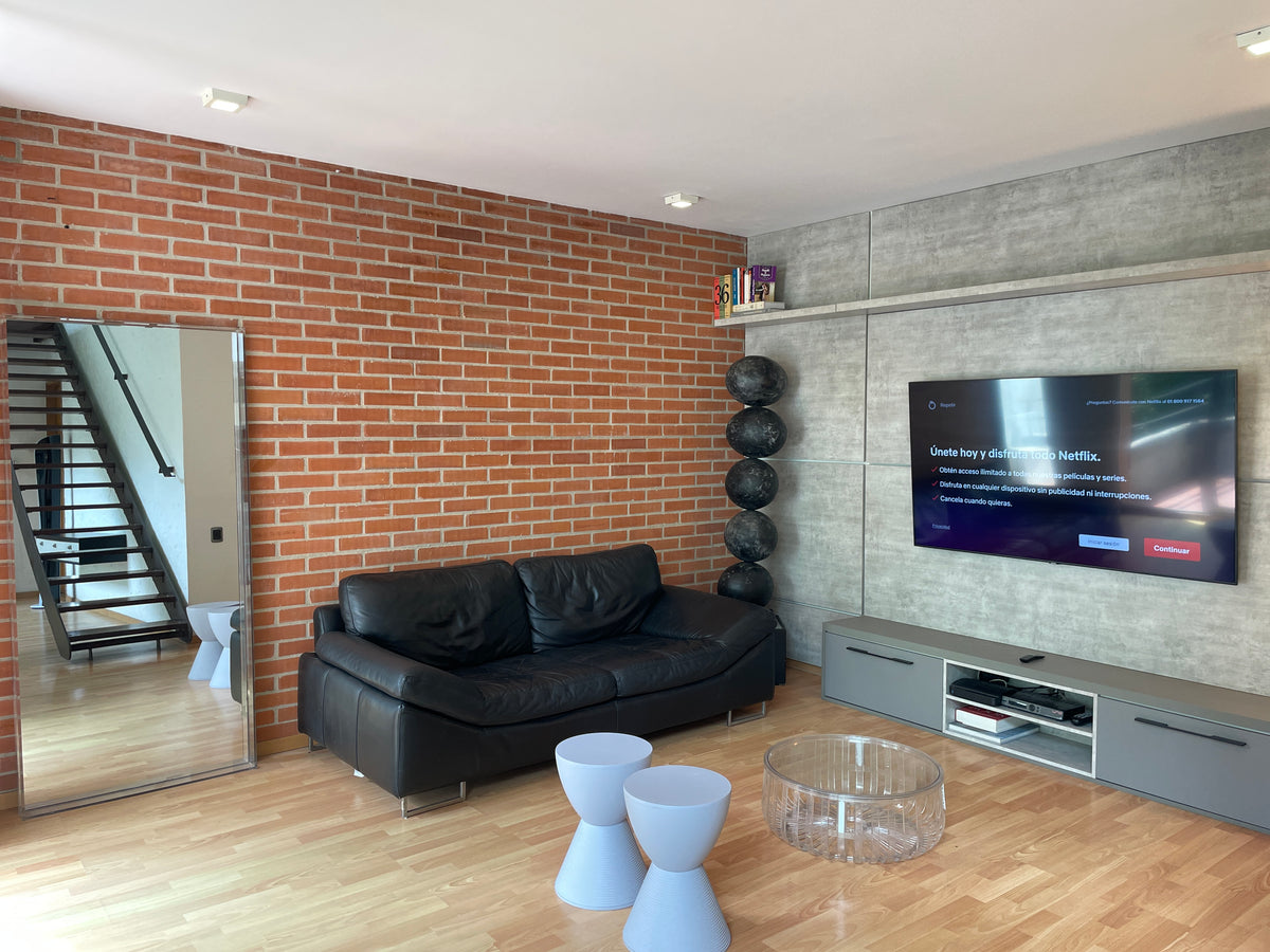 Cozy Duplex Penthouse in Provenza with Contemporary Style 1 BR 