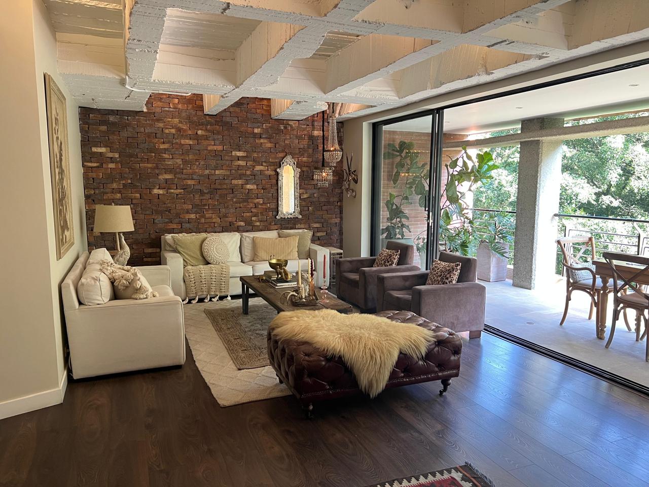 Las Lomas Sector 3 BR Apartment with Green View