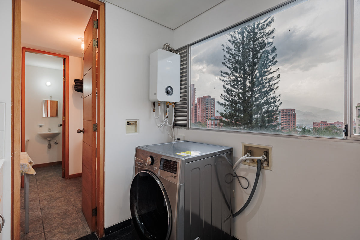 Apartamento en Provenza parte tranquila con aire acondicionado y diseño 3 BR