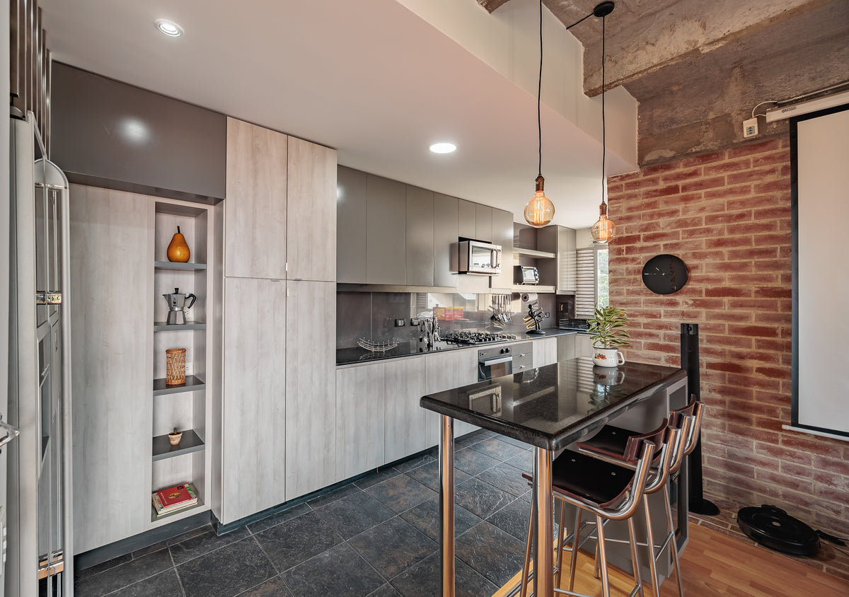 Apartamento tipo loft industrial con balcón y vista Sector La Florida, El Poblado