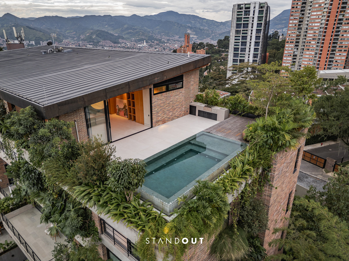 Penthouse in El Poblado with private pool, city views, and luxury finishes