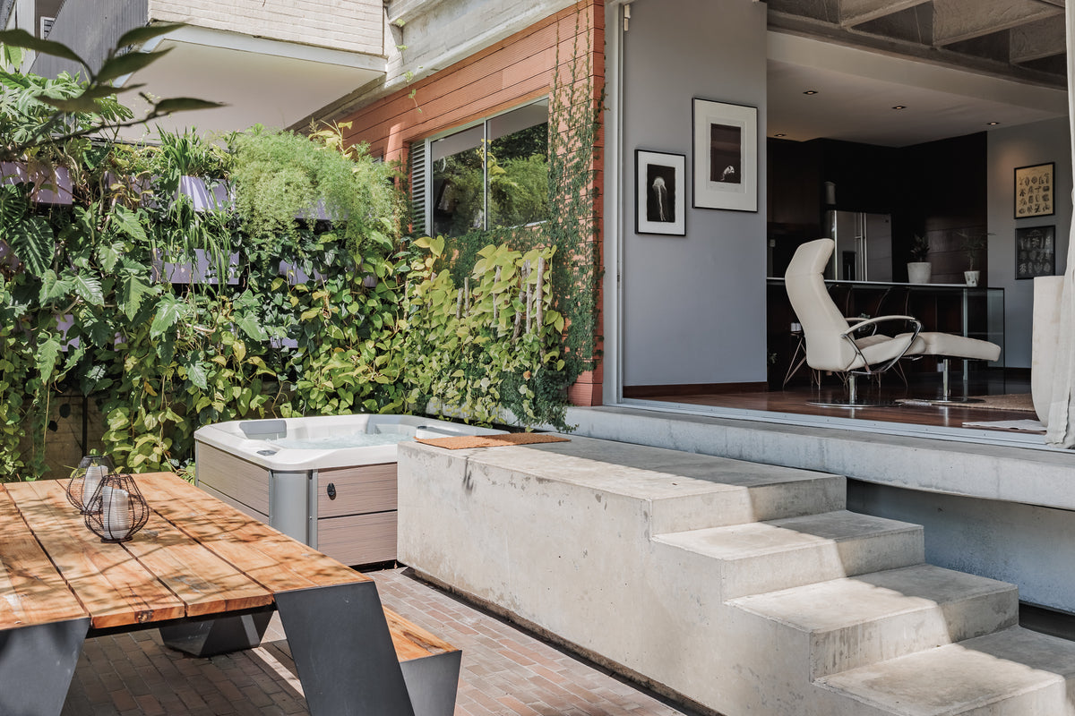1BR Apartment with Terrace and Jacuzzi in Las Lomas, 5 Min from Provenza