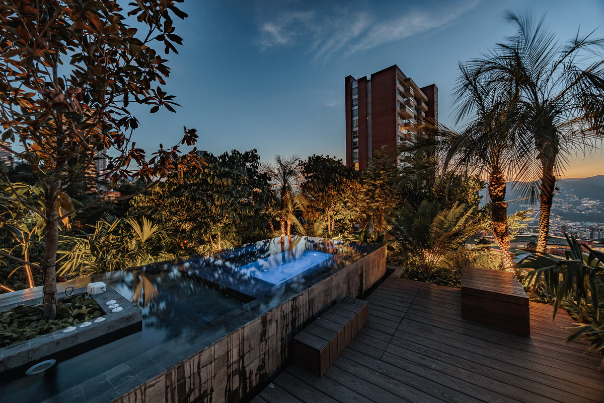 Penthouse en El Tesoro El Poblado 400 m² con terraza, jacuzzi y vista verde