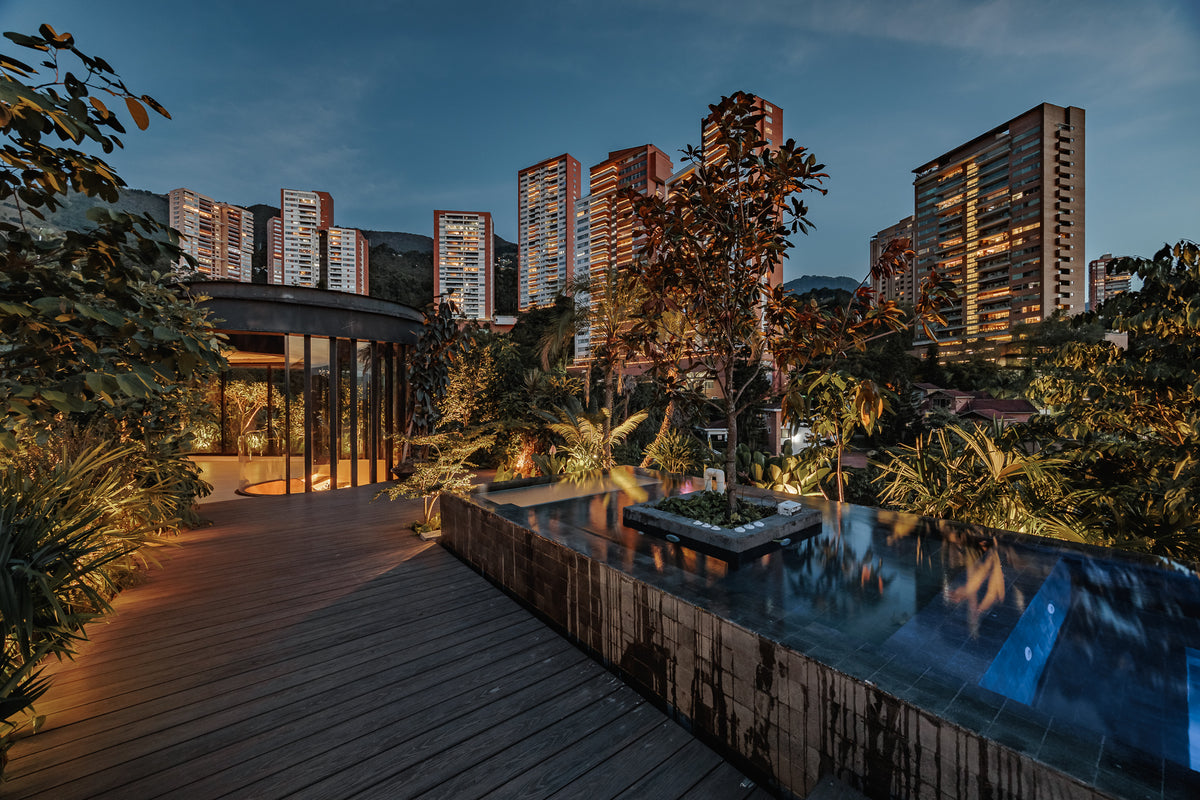 Penthouse en El Tesoro El Poblado 400 m² con terraza, jacuzzi y vista verde