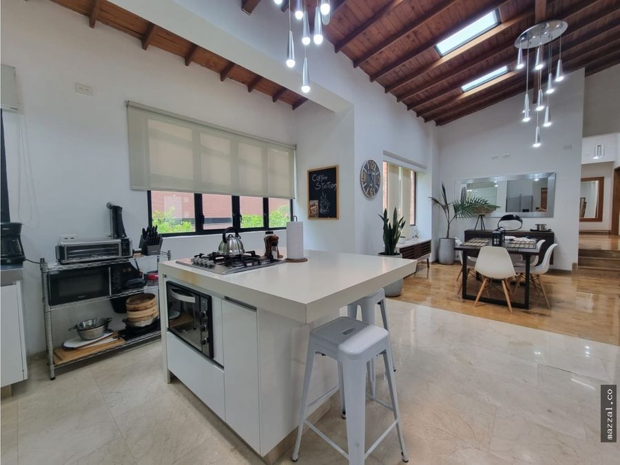 Bright apartment in San Lucas, El Poblado – near Smart Fit and Pricesmart