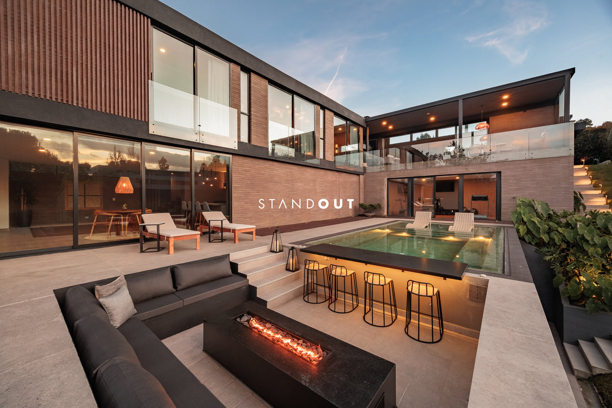 Casa moderna en Alto de las Palmas con vista al lago, piscina climatizada y diseño de lujo