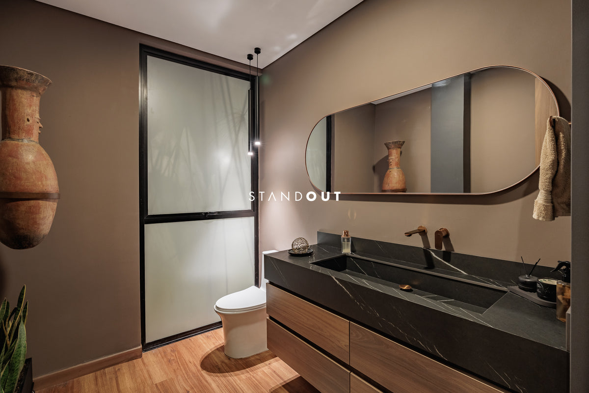 Casa moderna en Alto de las Palmas con vista al lago, piscina climatizada y diseño de lujo