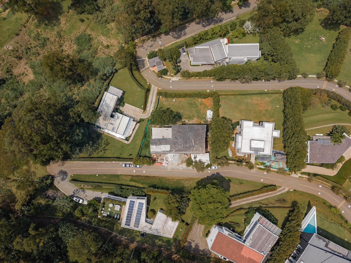 House under construction (75%) La Calera, El Poblado – Lot 1,523 m² and 680 m² built