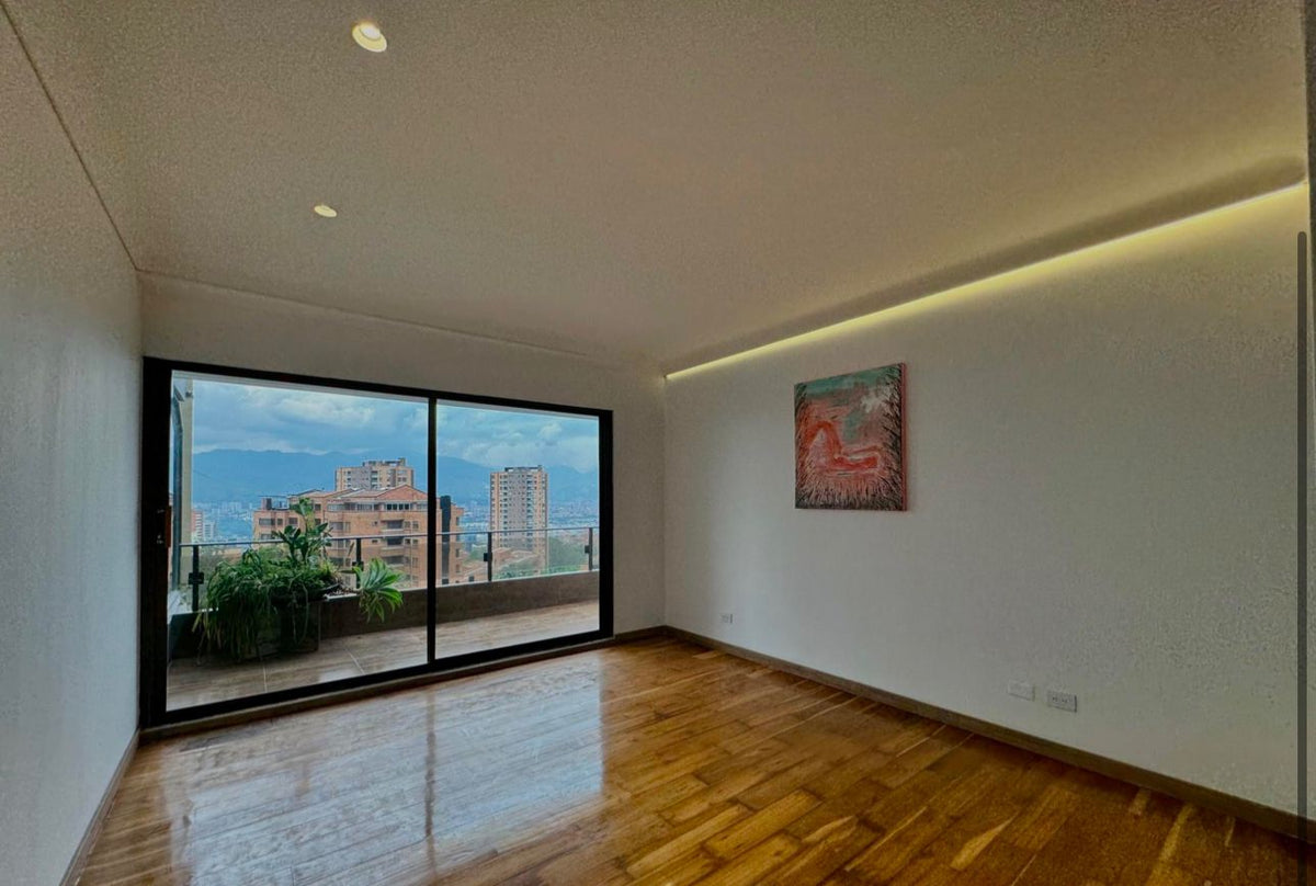 Apartment with excellent layout - Jacuzzi Poblado 4 BR