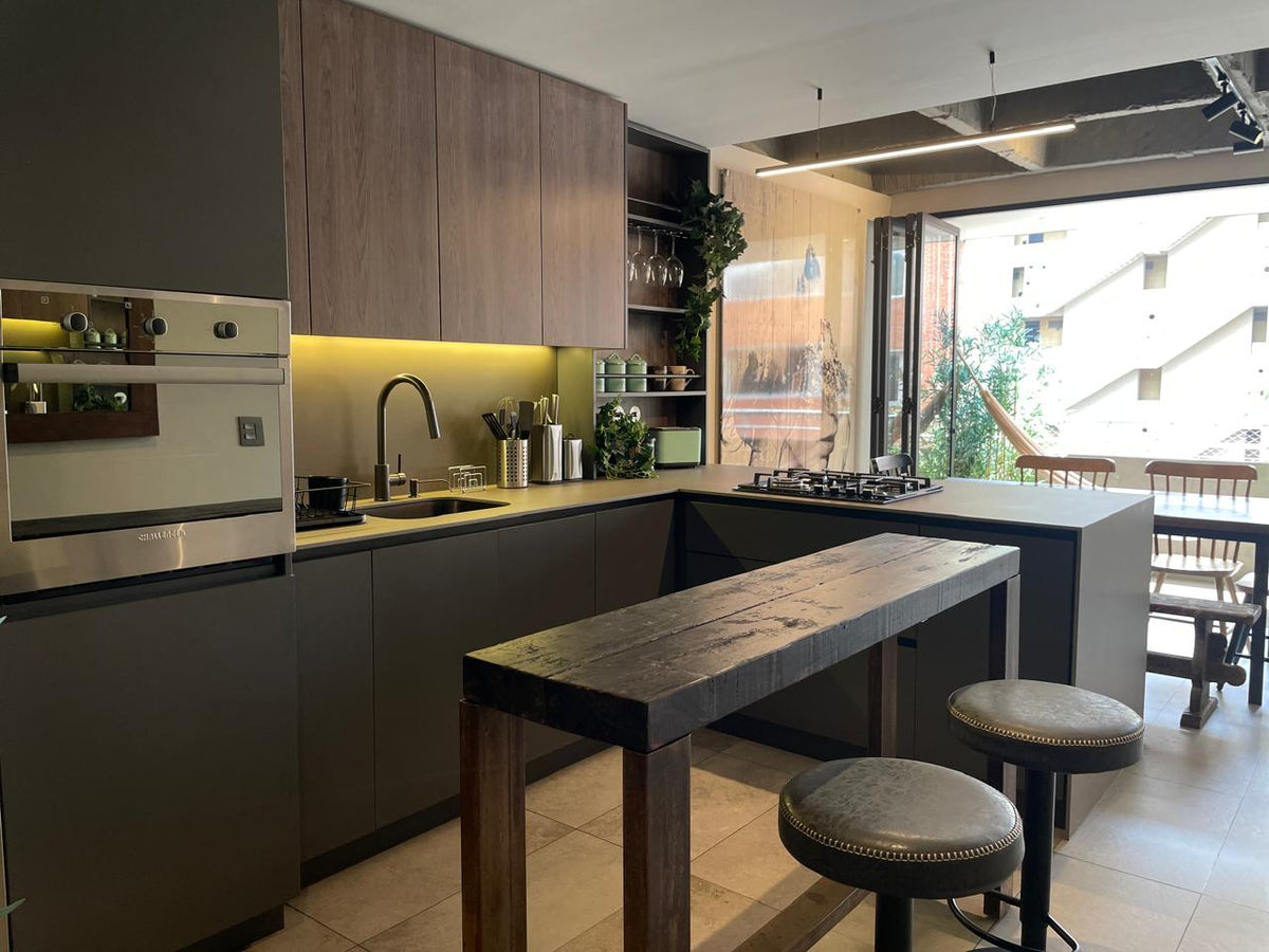 Modern apartment in Provenza with functional design, parking, and excellent location 
