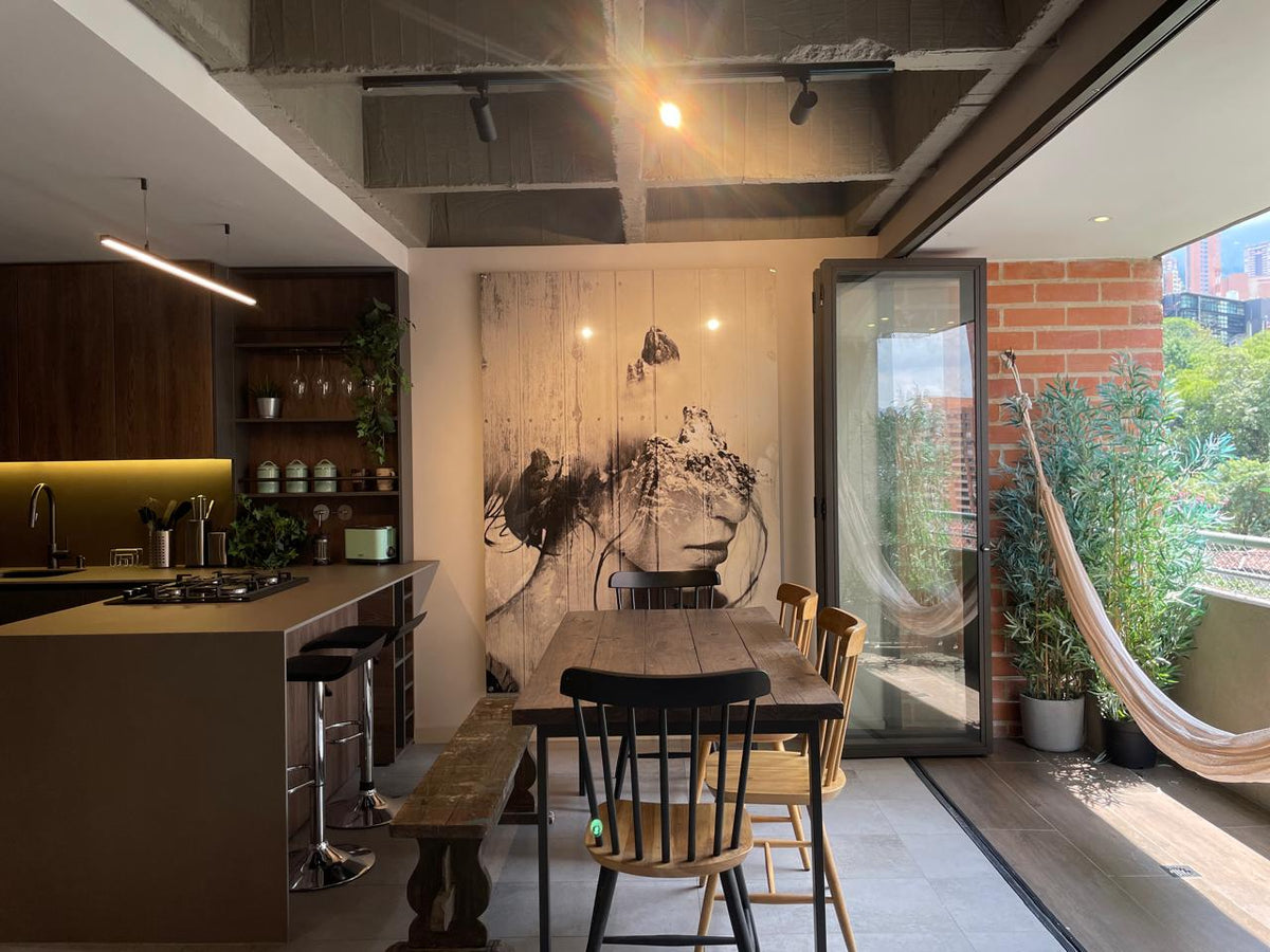 Modern apartment in Provenza with functional design, parking, and excellent location 