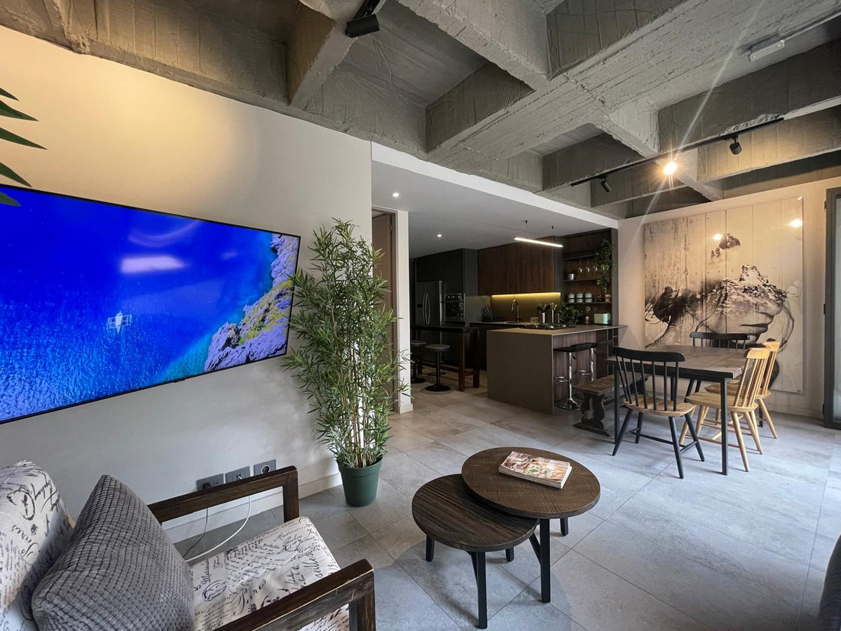 Modern apartment in Provenza with functional design, parking, and excellent location 