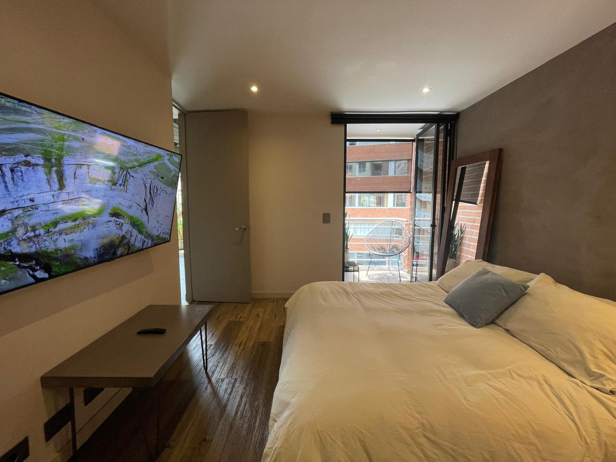 Modern apartment in Provenza with functional design, parking, and excellent location 