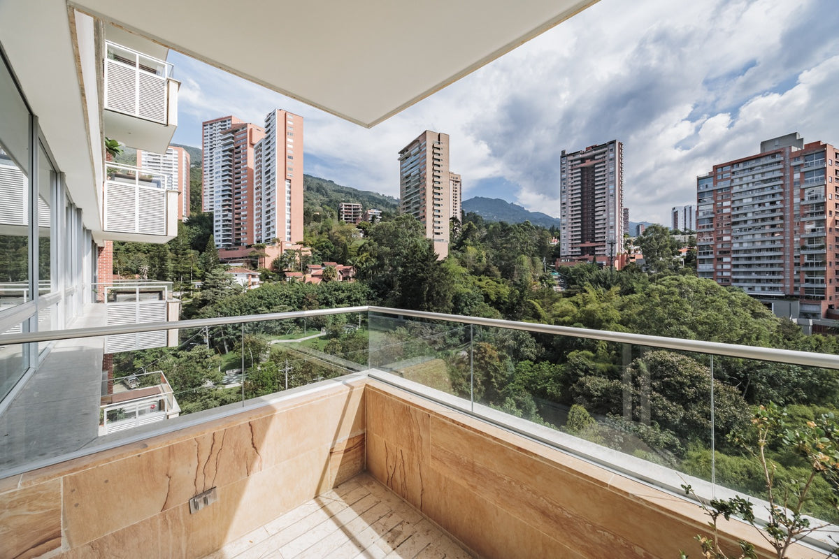 2 BR Serviced Apartment in El Tesoro Sector with A/C &amp; Pool 