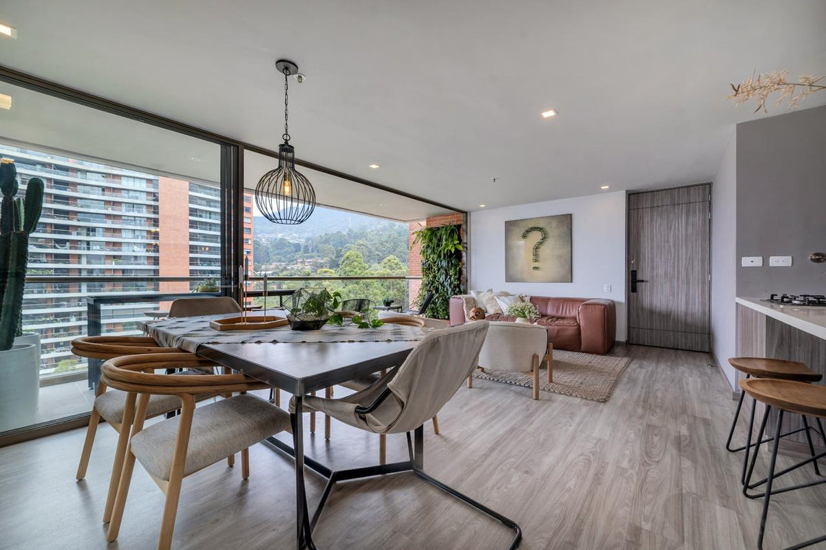 Apartment with balcony &amp; panoramic view Sector Poblado 2 BR 