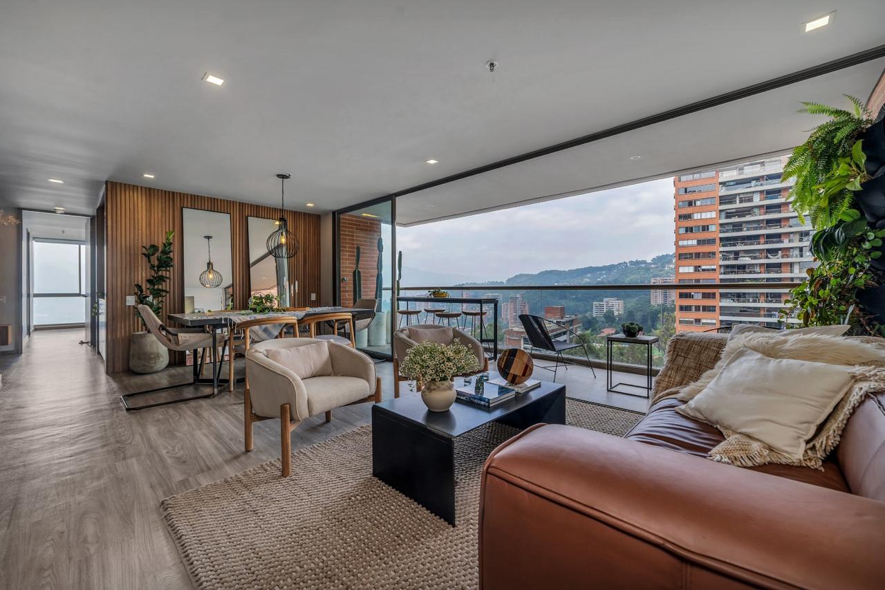Apartment with balcony & panoramic view Sector Poblado 2 BR 