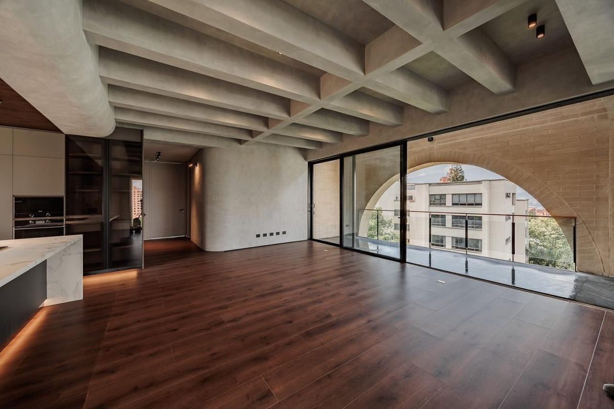 Apartamento Exclusivo en El Poblado, Cerca del Club Campestre – Terraza Privada y Comodidad