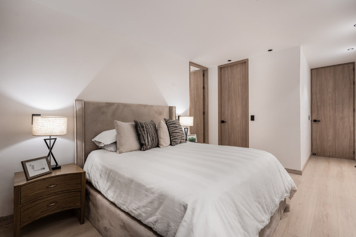 Apartamento Remodelado con Terraza & Jacuzzi Sector Castropol 5 BR