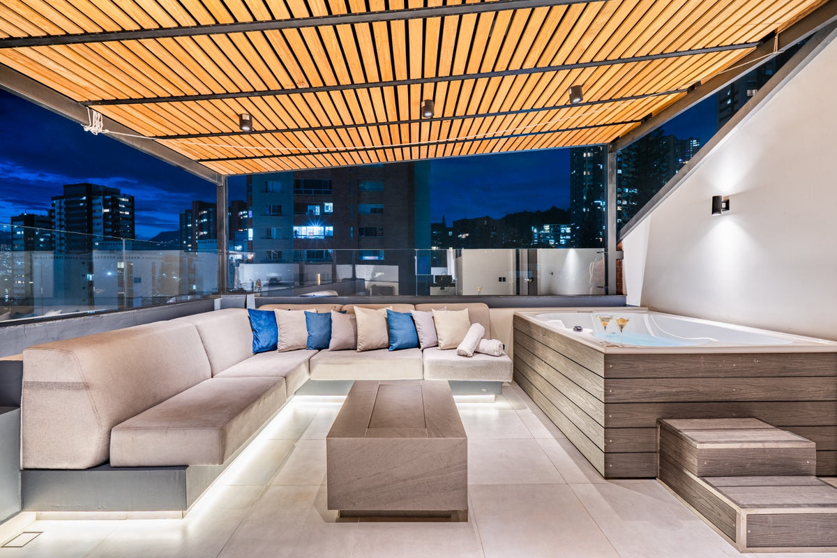 Apartamento Remodelado con Terraza & Jacuzzi Sector Castropol 5 BR