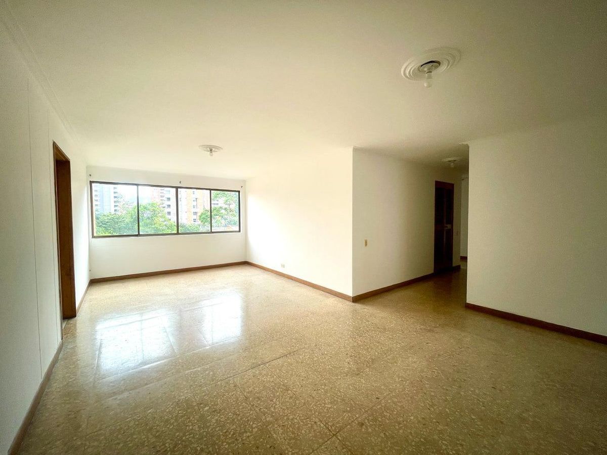 Apartment opportunity to renovate Loma de Alejandría Sector 5 BR