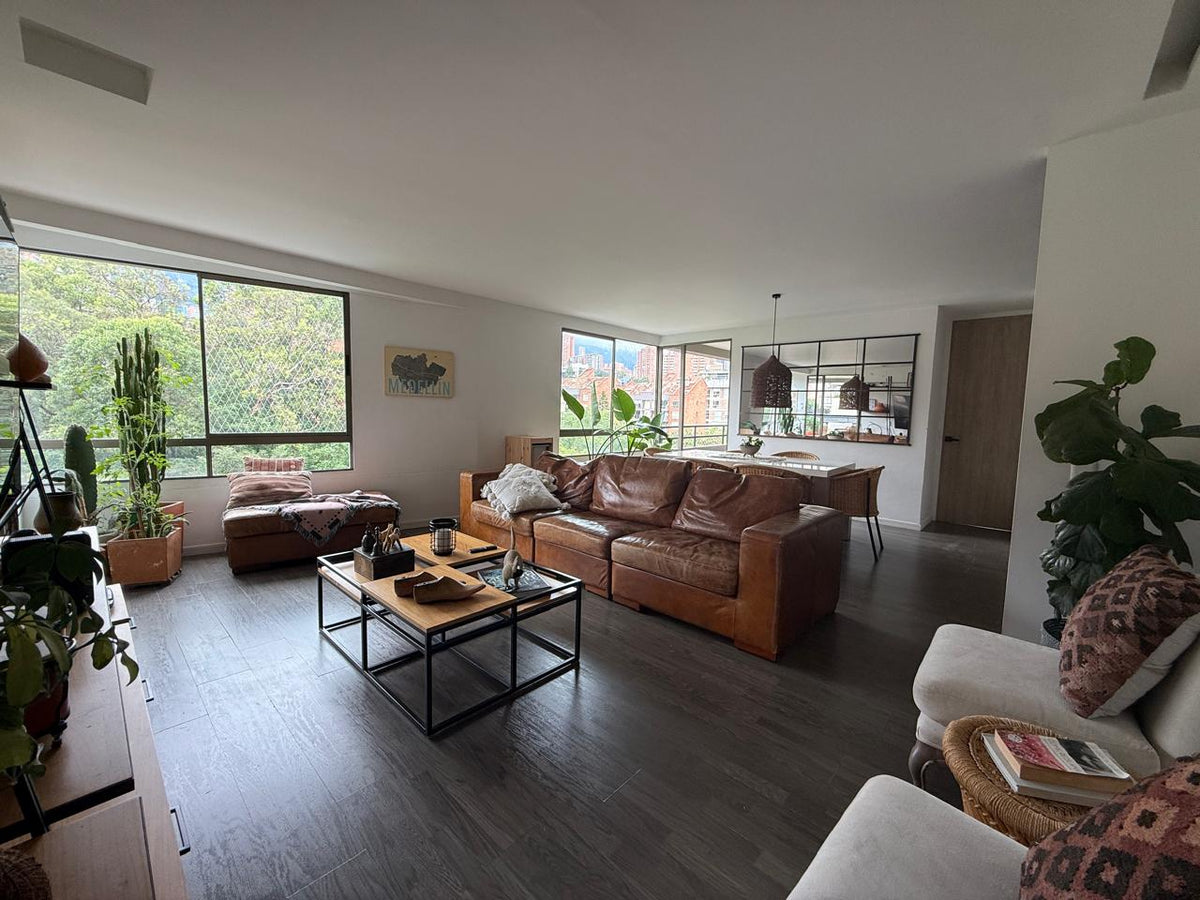 Apartment with excellent layout in El Poblado 2 BR