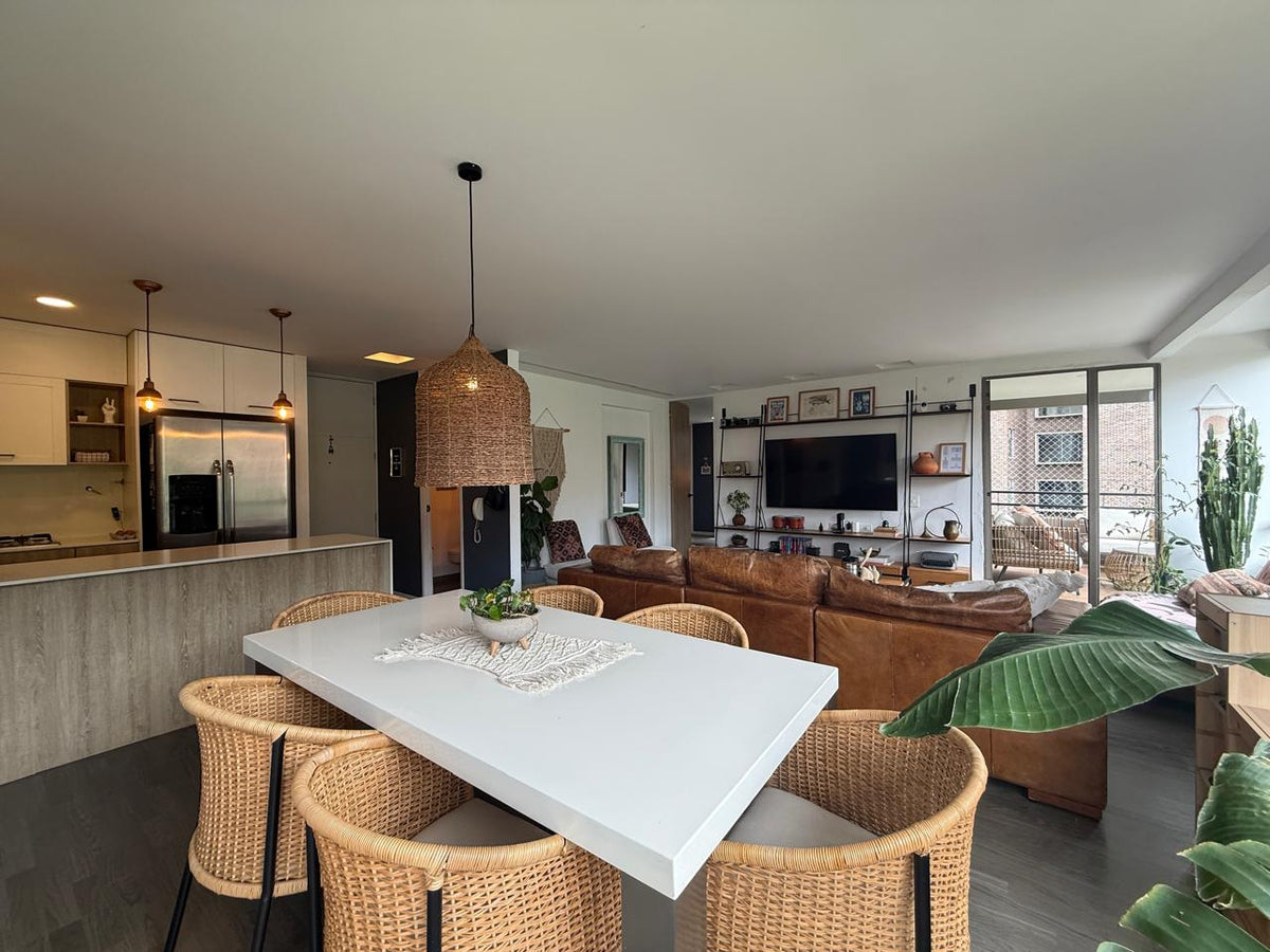 Apartment with excellent layout in El Poblado 2 BR