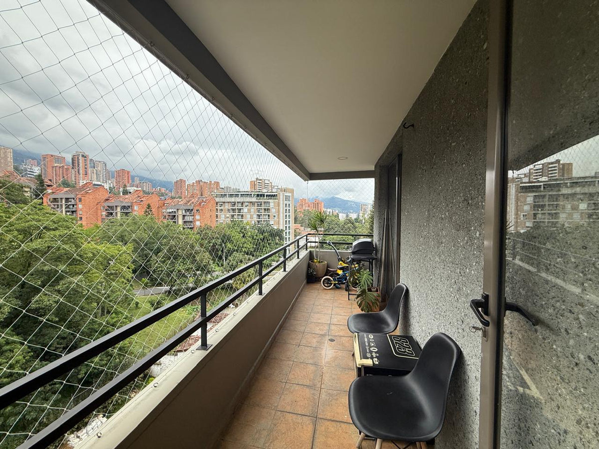 Apartment with excellent layout in El Poblado 2 BR