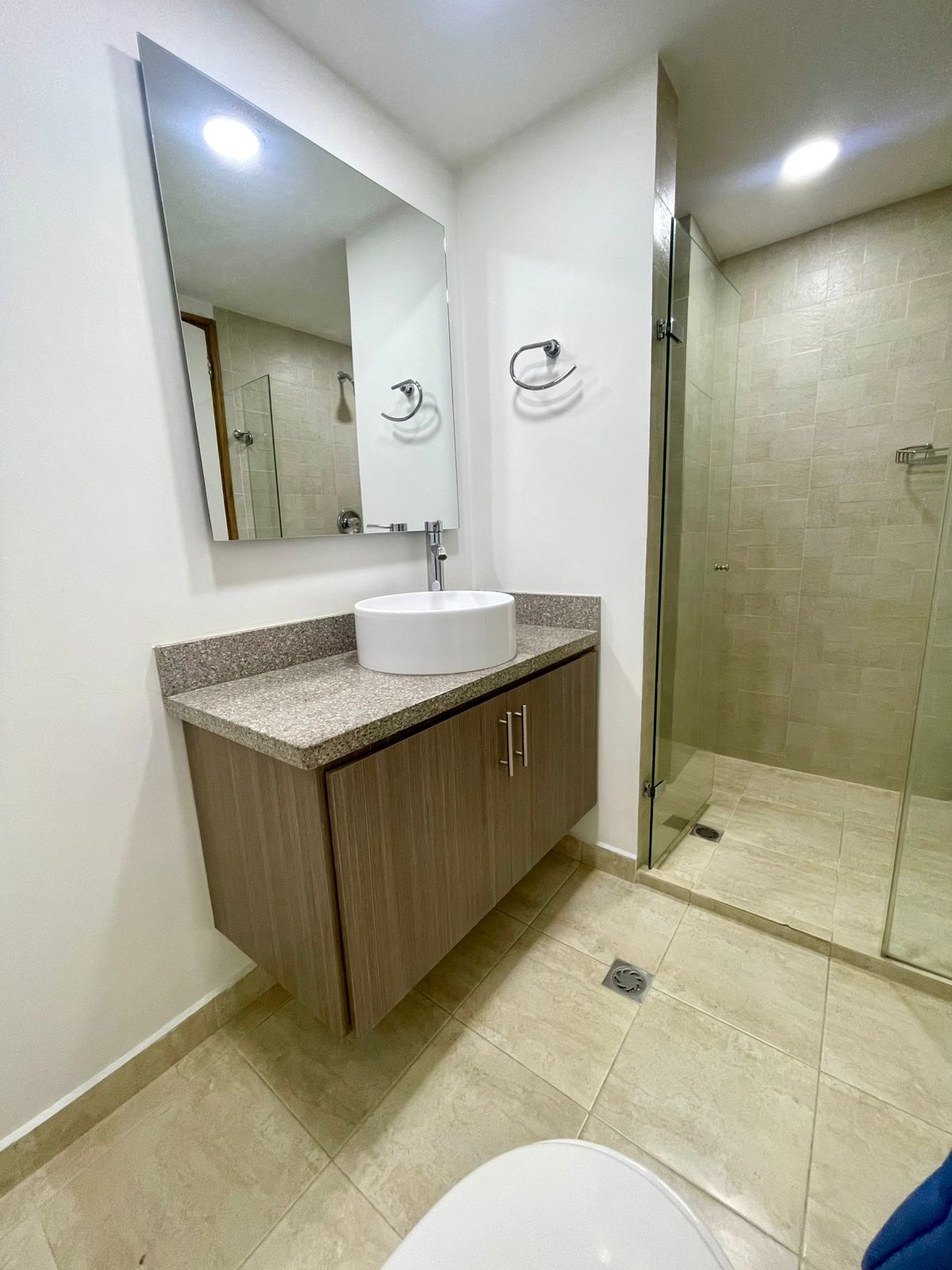 Apartment Opportunity to remodel near the Medellín del Poblado Clinic 4 BR