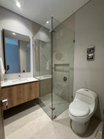 Apartamento con balcón tipo Terraza y Zonas Comunes de Lujo en Castropol, El Poblado