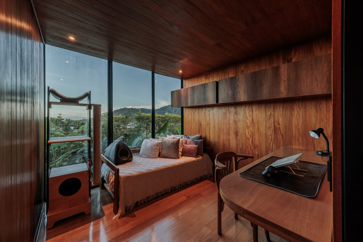 Casa moderna en Alto del Escobero con vista a reserva forestal