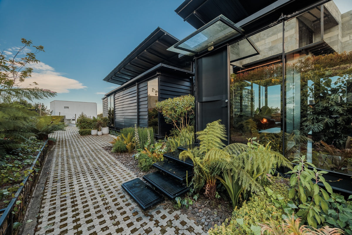 Casa moderna en Alto del Escobero con vista a reserva forestal
