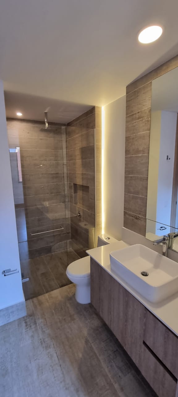 Apartamento en El Poblado, 230 m² – Piso alto en sector Lalinde