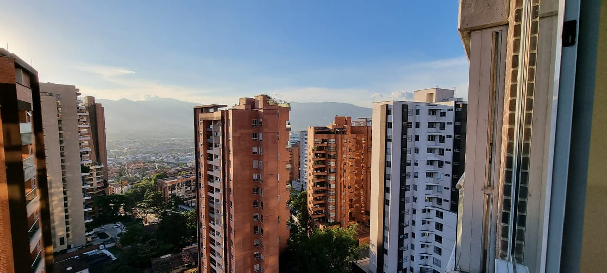 Apartamento en El Poblado, 230 m² – Piso alto en sector Lalinde
