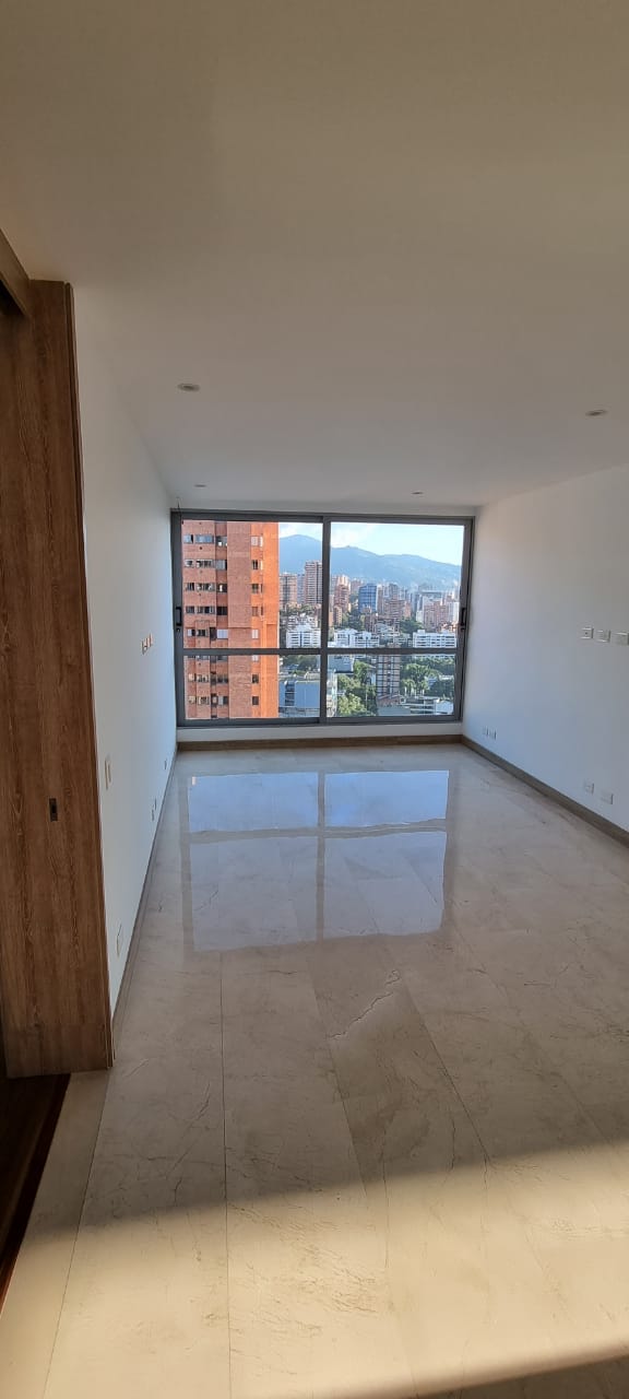 Apartamento en El Poblado, 230 m² – Piso alto en sector Lalinde