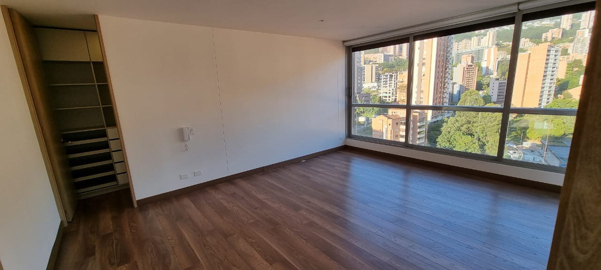 Apartamento en El Poblado, 230 m² – Piso alto en sector Lalinde