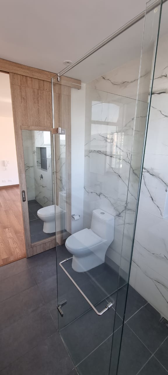 Apartamento en El Poblado, 230 m² – Piso alto en sector Lalinde